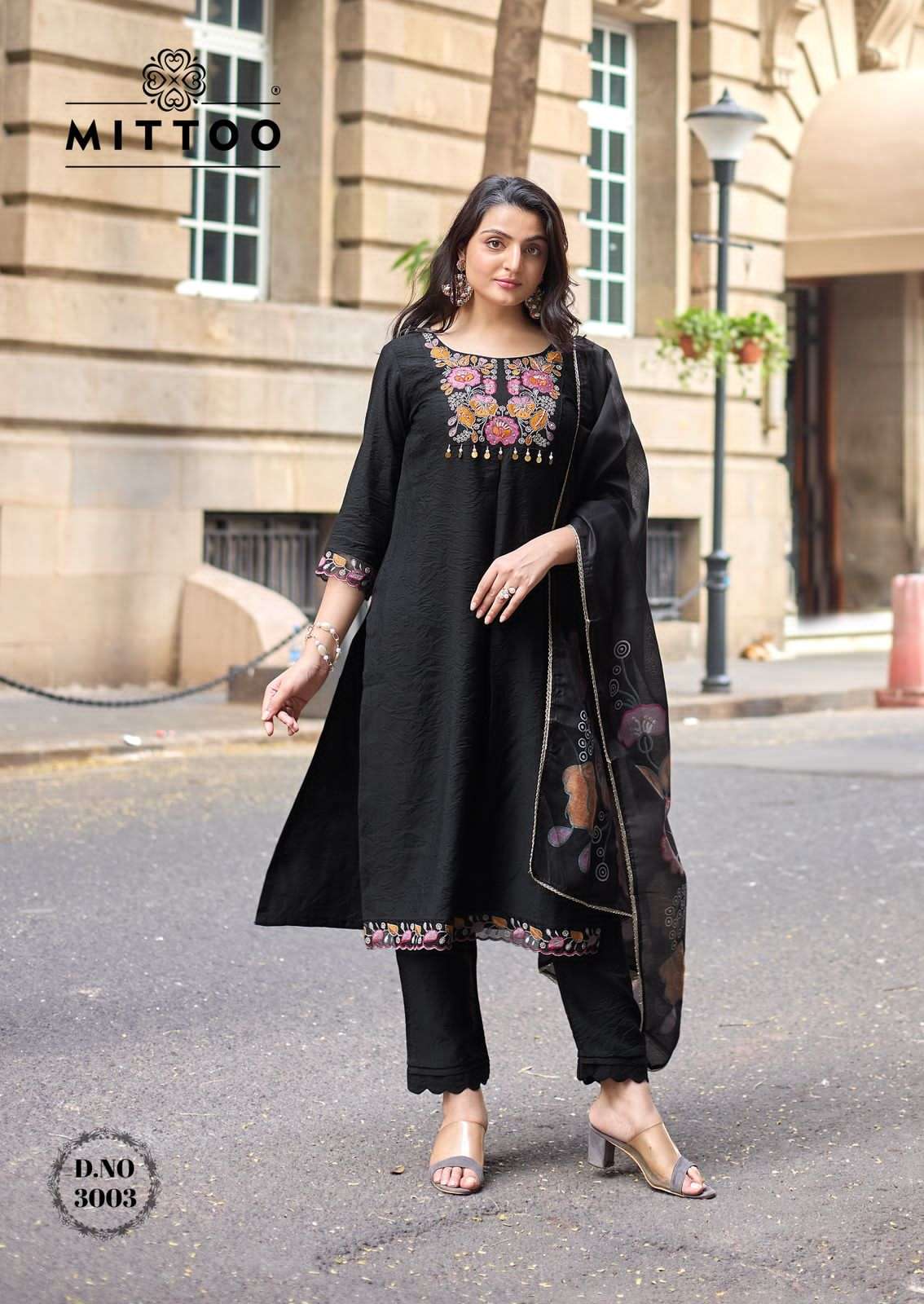 Mittoo Aarzoo Viscose Weaving Handwork Kurti Pant Dupatta Set