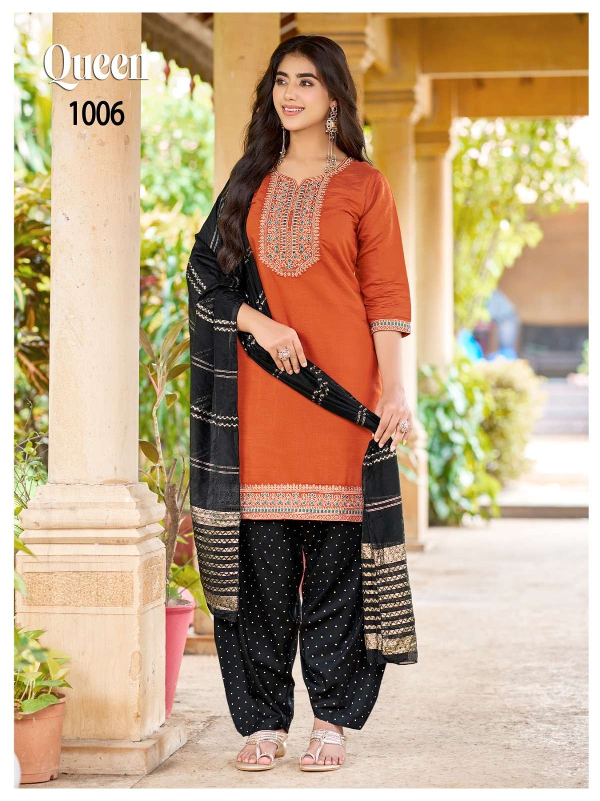 MUKESH QUEEN Vertican Heavy Embroidered Dress Set - Amrah Wholesale