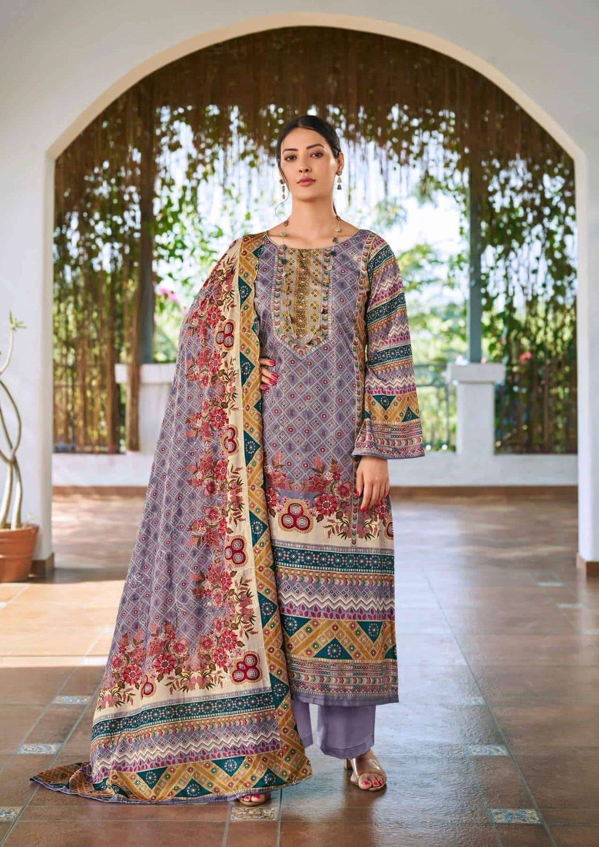Mumtaz Arts Zareen