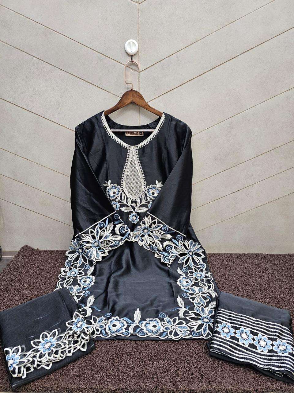 Naimat Fashion NFS - 1202 Pakistani Suit Set - Amrah Wholesale