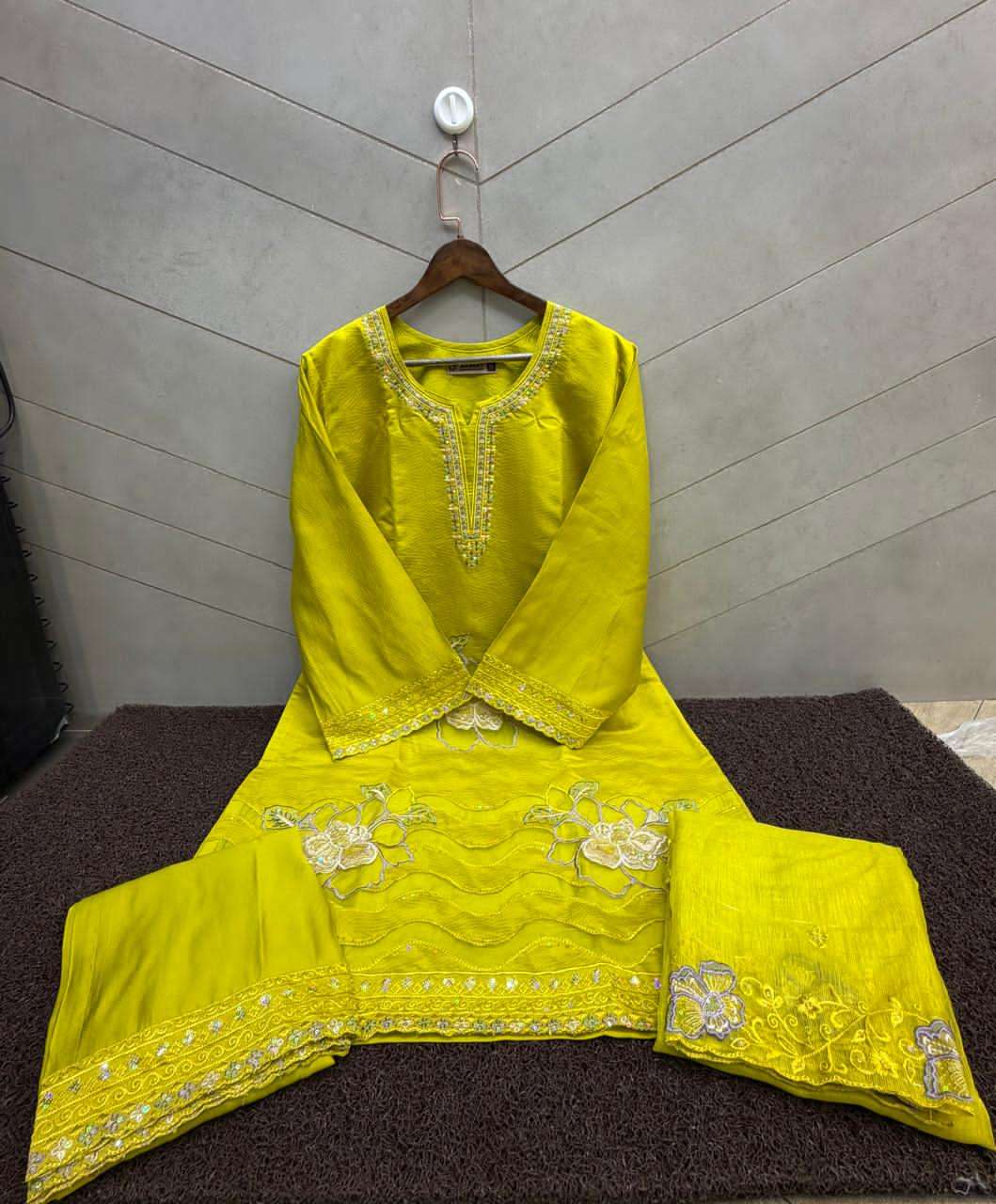 Naimat Fashion NFS - 1206 Pakistani Suit Set - Amrah Wholesale