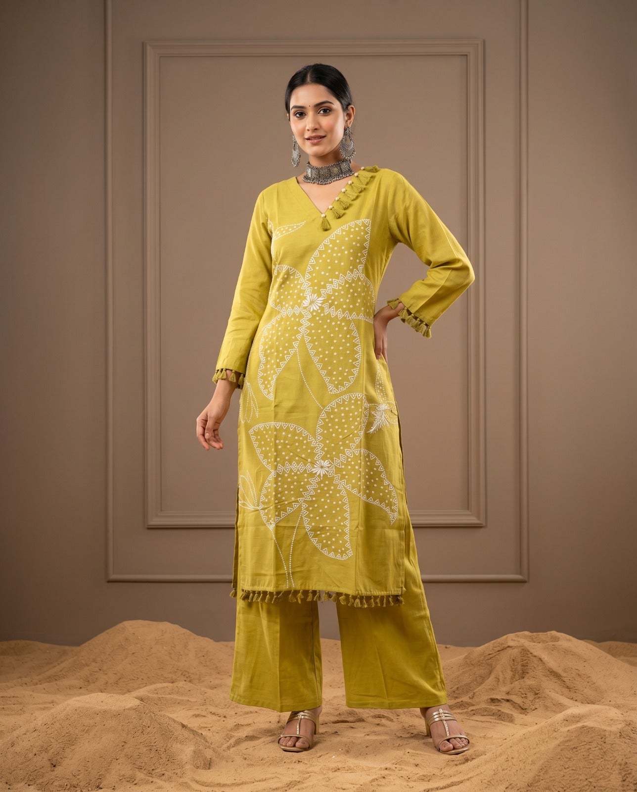 Naisha K 1026 Vertican Thread Work Kurti Pant Set