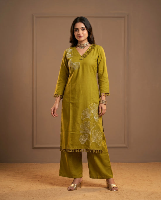 Naisha K 1026 Vertican Thread Work Kurti Pant Set