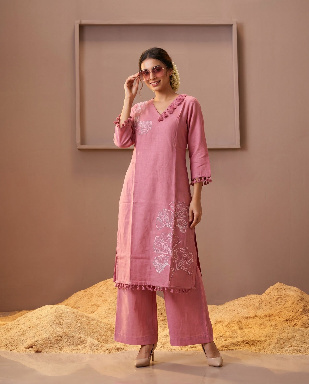 Naisha K 1026 Vertican Thread Work Kurti Pant Set