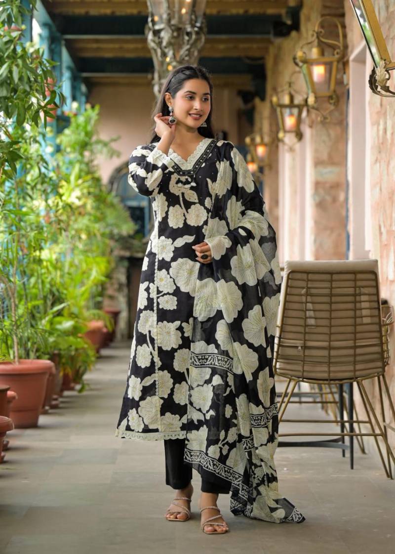 Naisha K 294