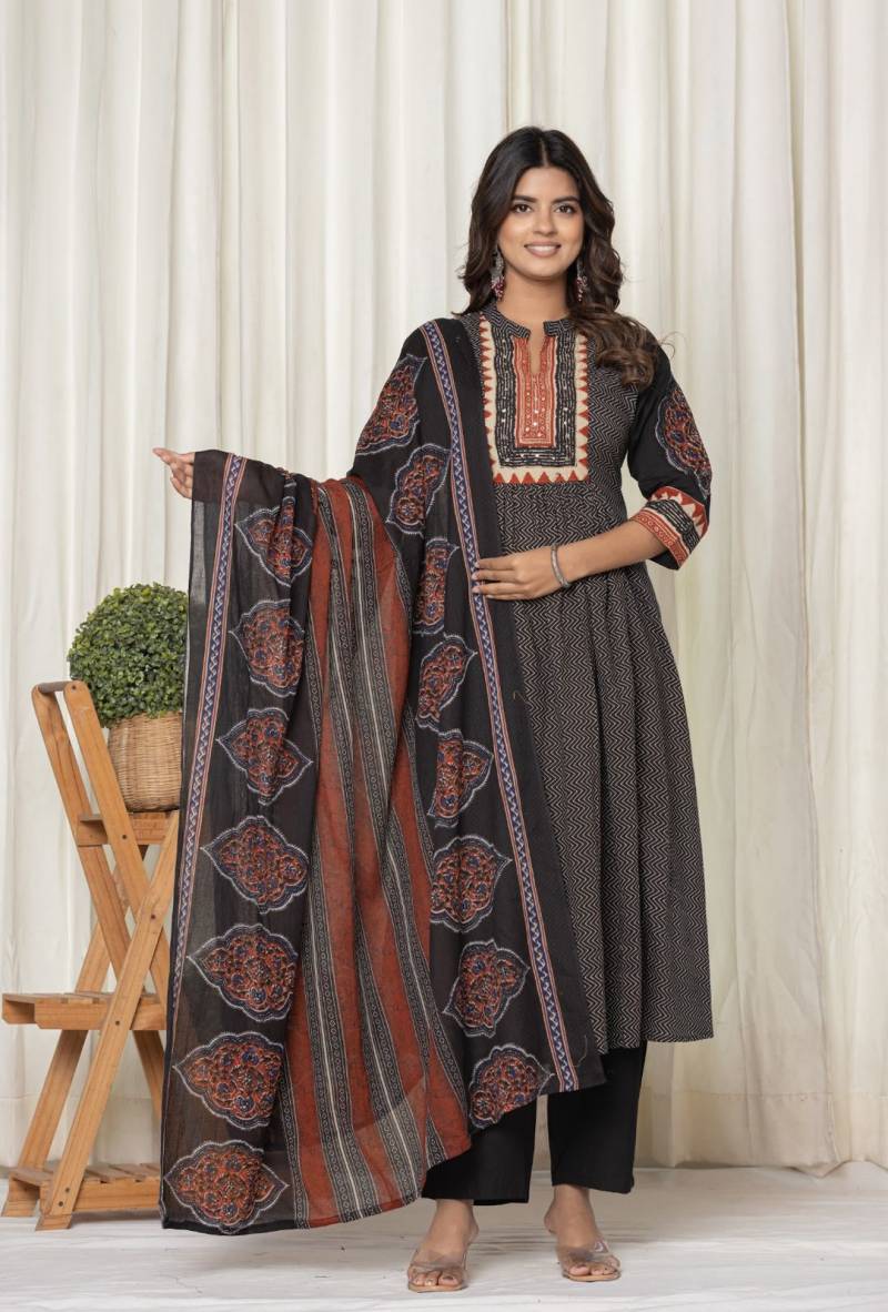 Naisha K 295