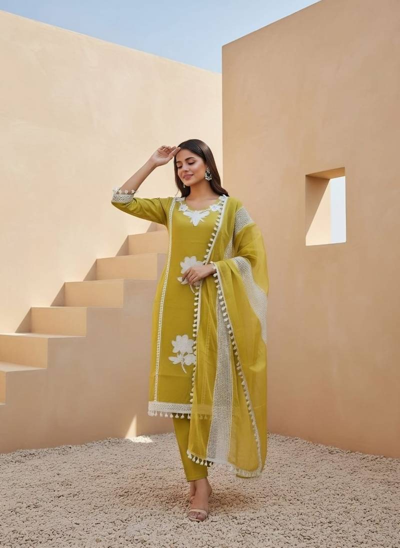 Naisha K 319