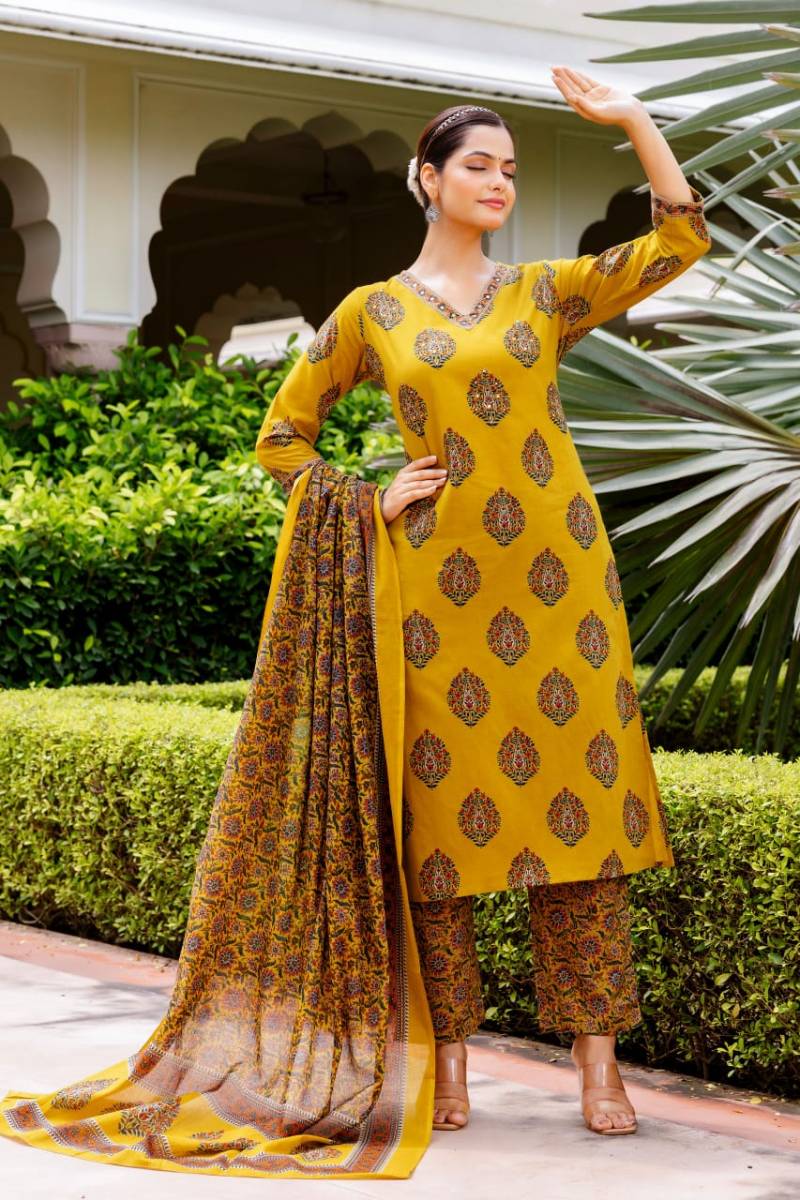 Naisha K 353