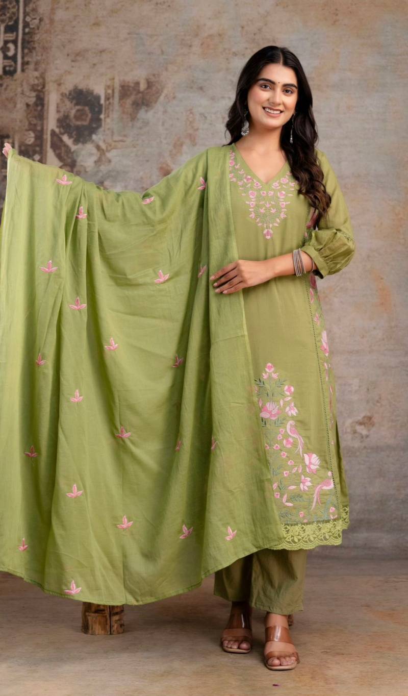 Naisha K 372