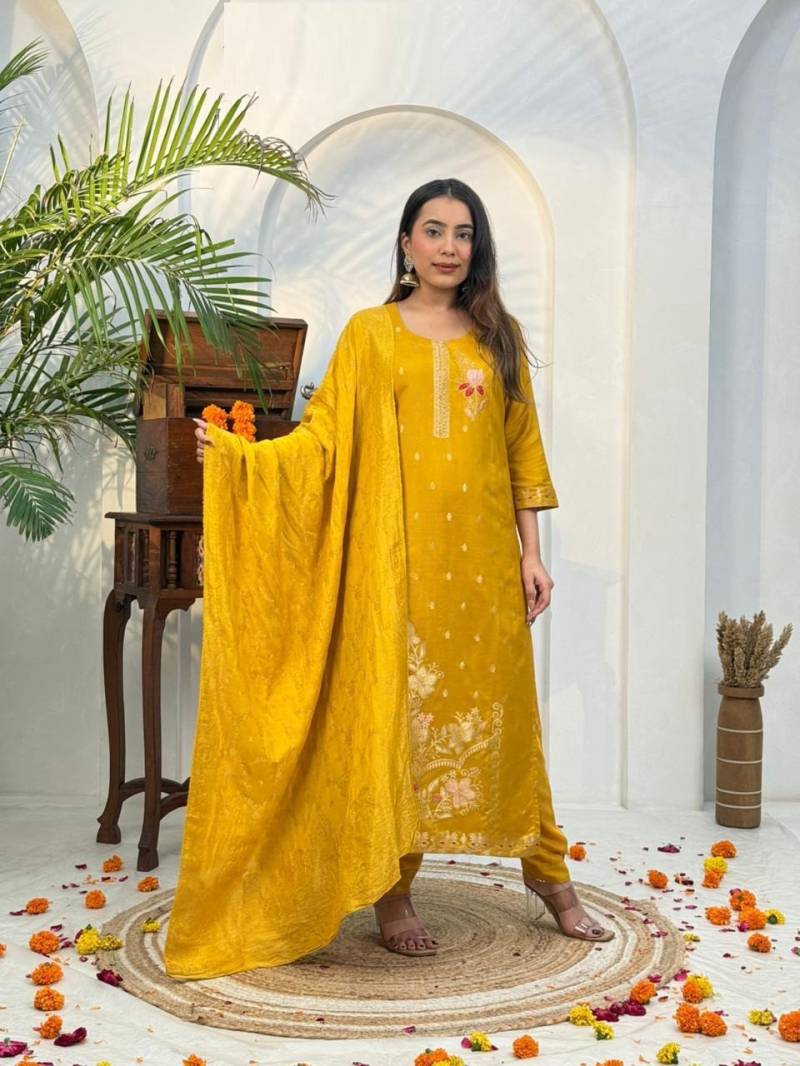 Naisha K 377
