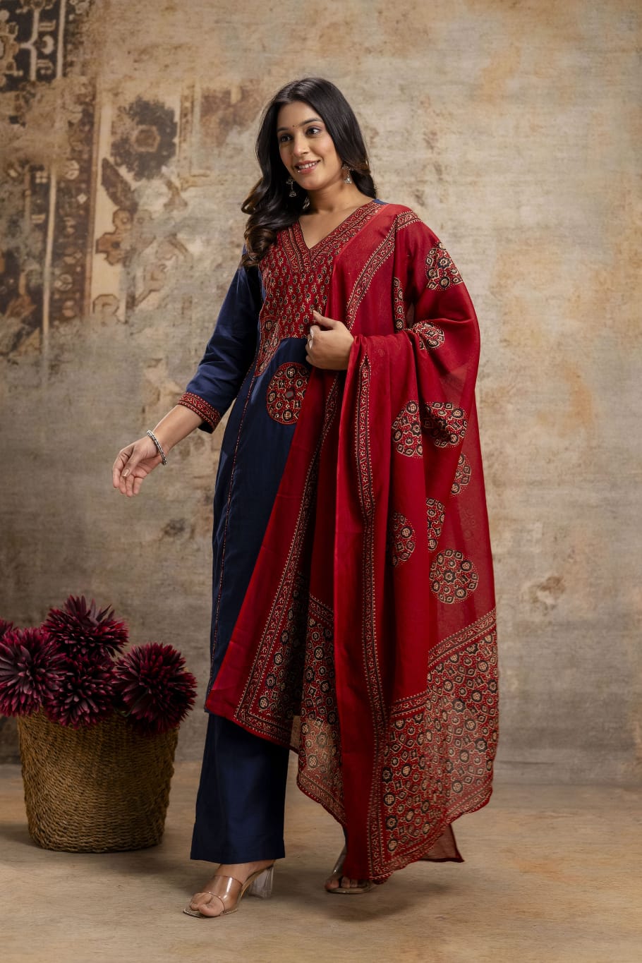 Naisha K 549