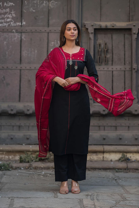 Naisha K 563