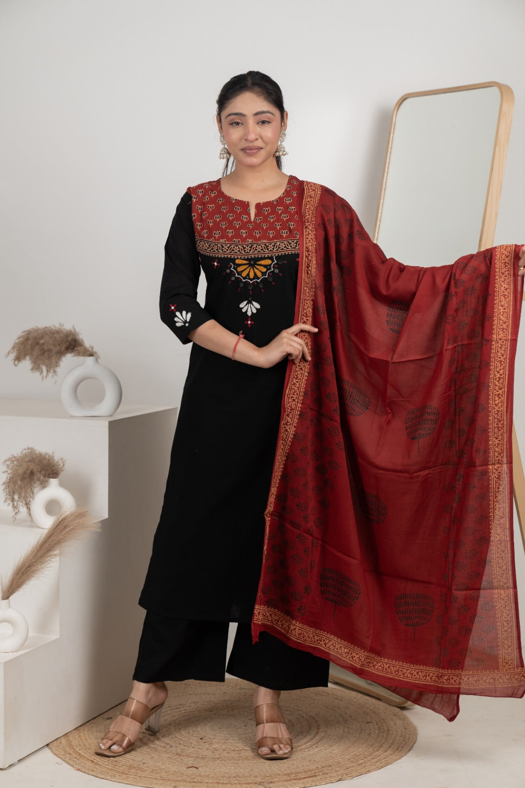 Naisha K 583