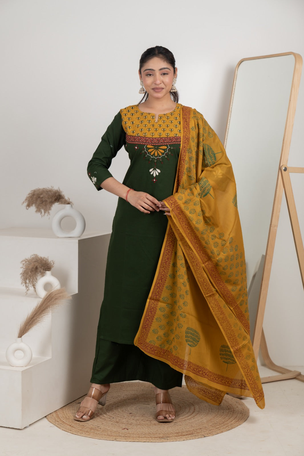 Naisha K 583