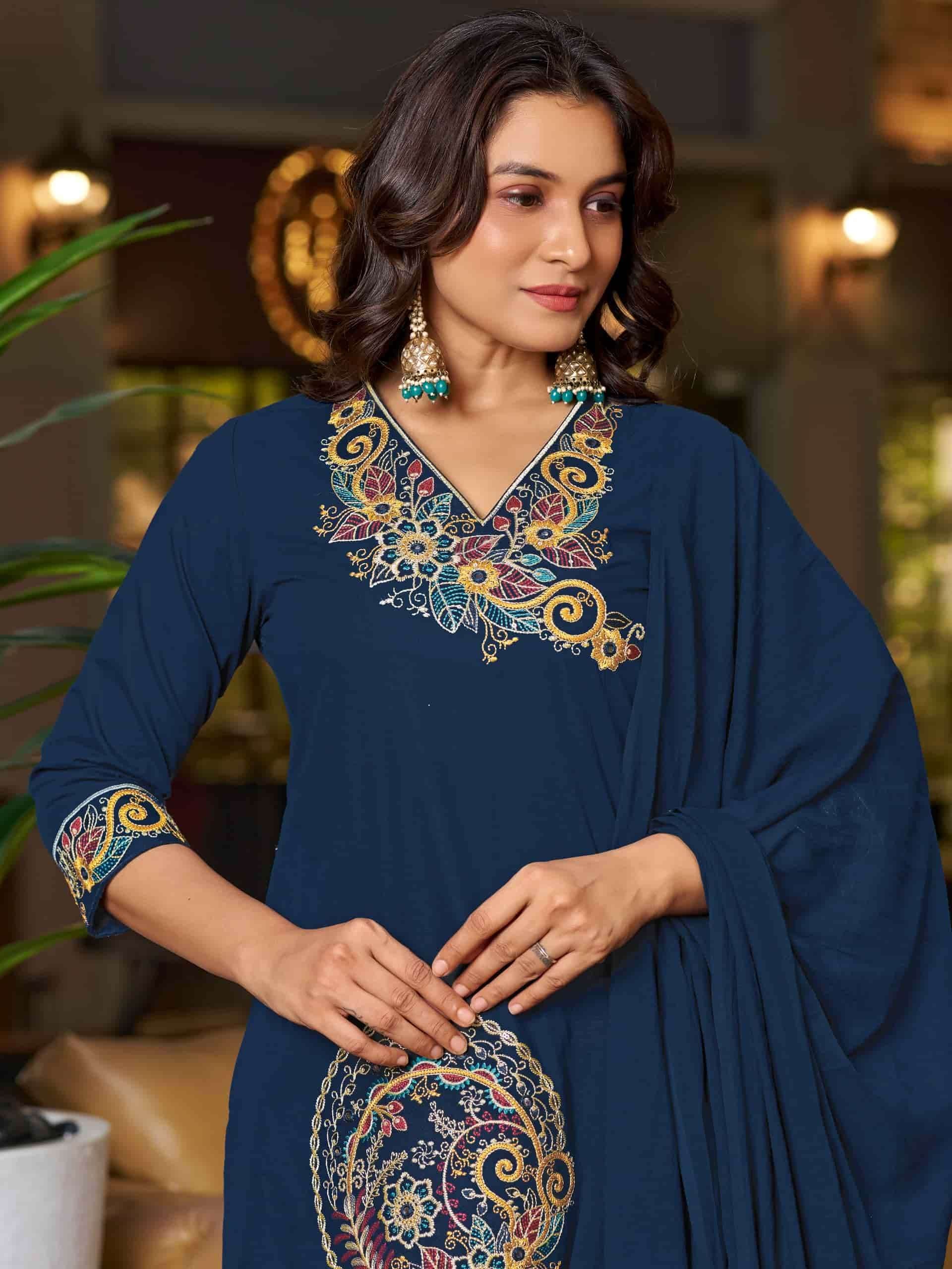 Pirohi Mahek Pure Cotton Embroidered Kurti Pant Dupatta Set