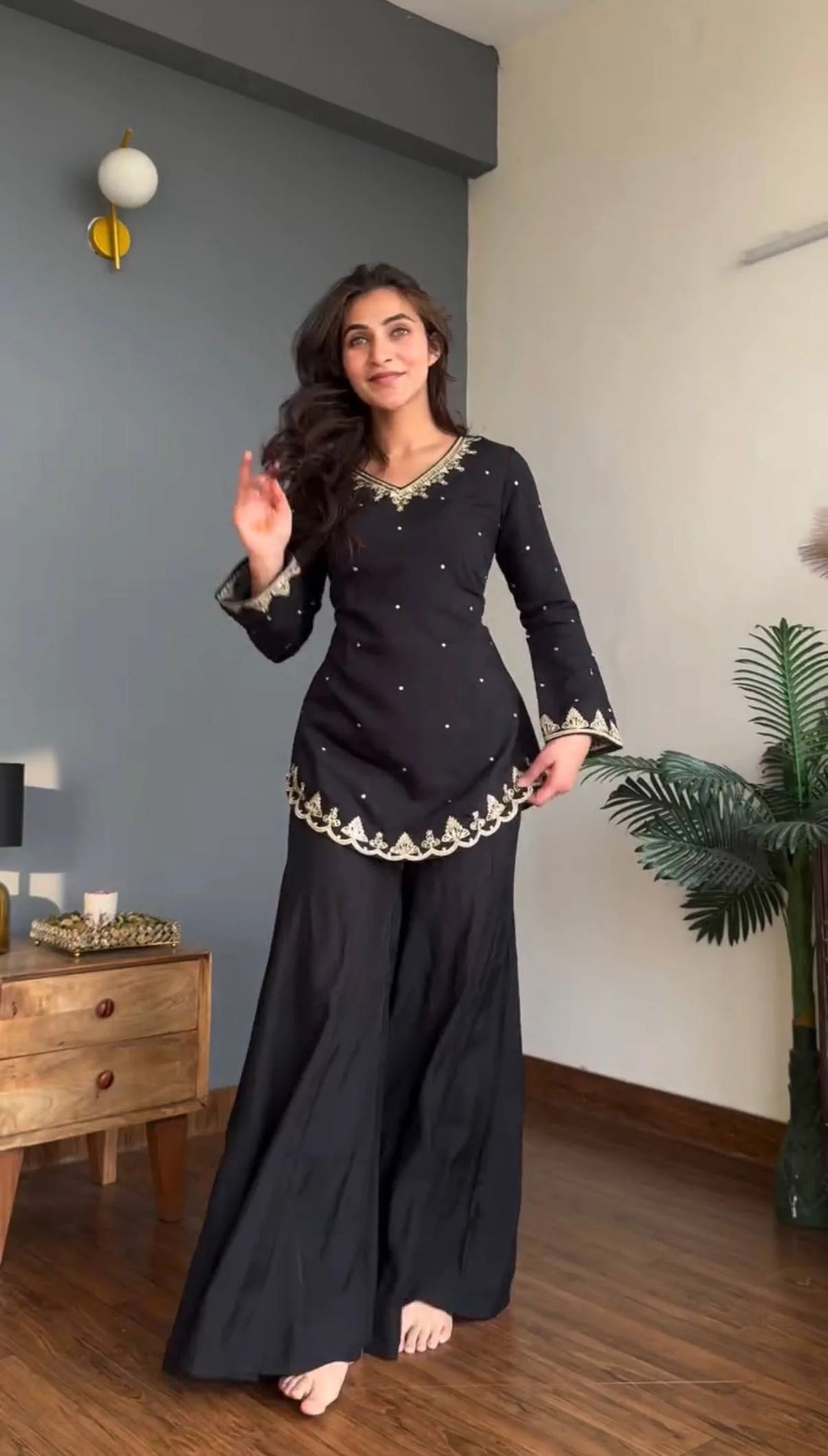 Amrah Wholesale Radhi 01 Silk Crepe Kurti Pant Dupatta Set
