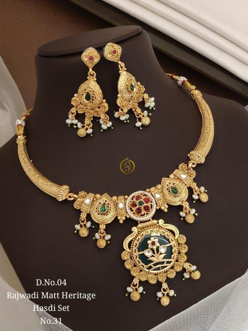Rajwadi Matt Heritage Hasdi Set 1 Antique Necklace