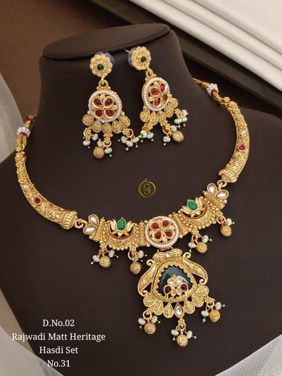 Rajwadi Matt Heritage Hasdi Set 1 Antique Necklace