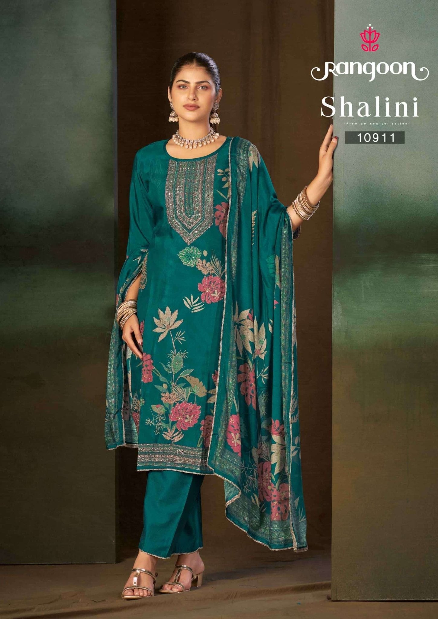 Rangoon Kurti Shalini Pure Muslin Kurti Pant Dupatta Set - Amrah Wholesale