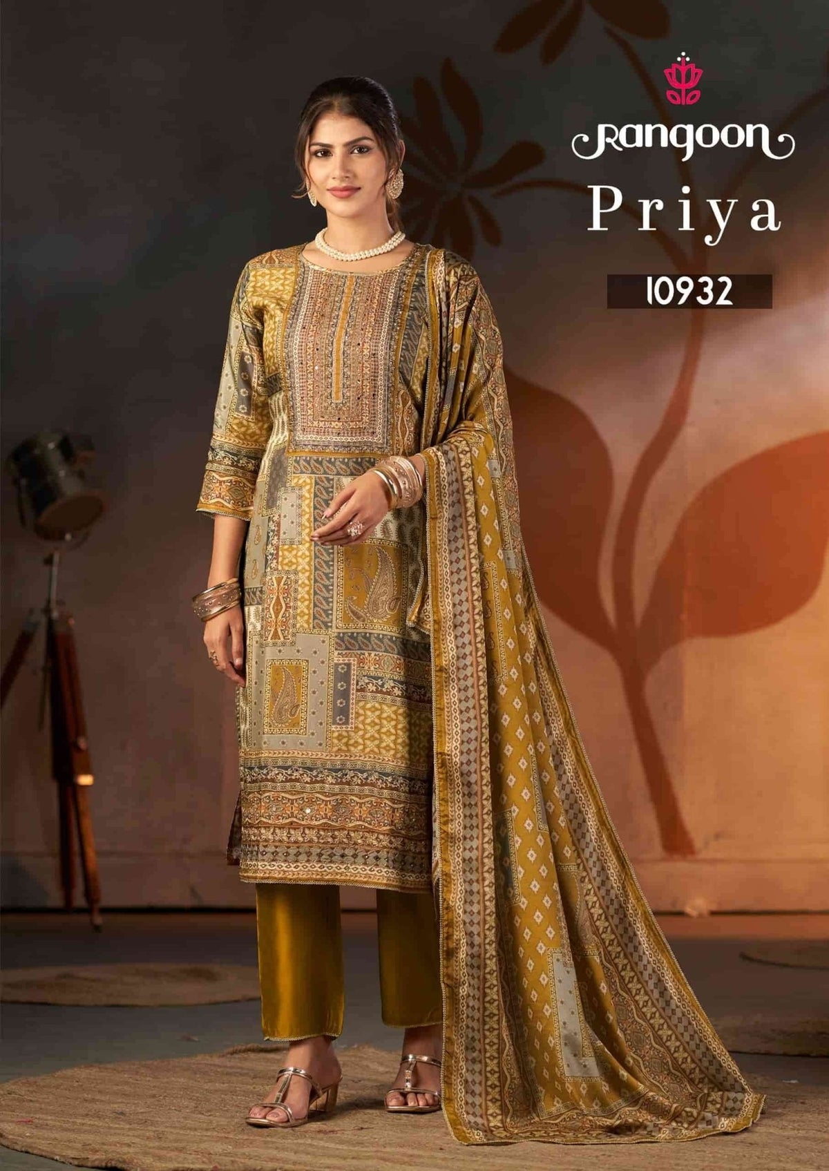 Rangoon Priya Pure Muslin Kurti Pant Dupatta Set - Amrah Wholesale