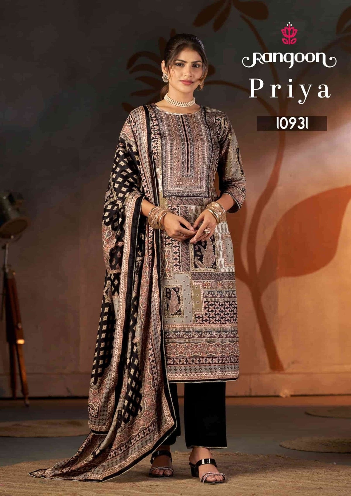 Rangoon Priya Pure Muslin Kurti Pant Dupatta Set - Amrah Wholesale