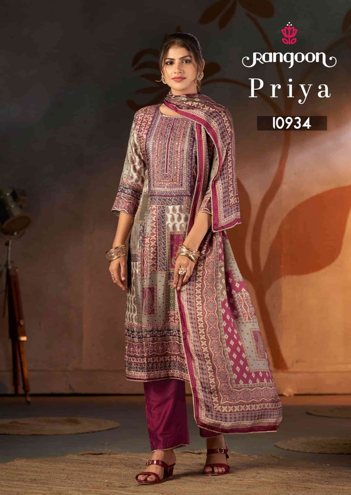 Rangoon Priya Pure Muslin Kurti Pant Dupatta Set - Amrah Wholesale