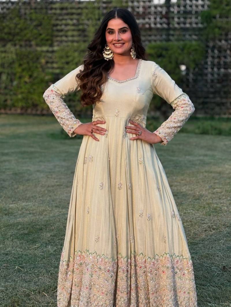 Ruhi S 528
