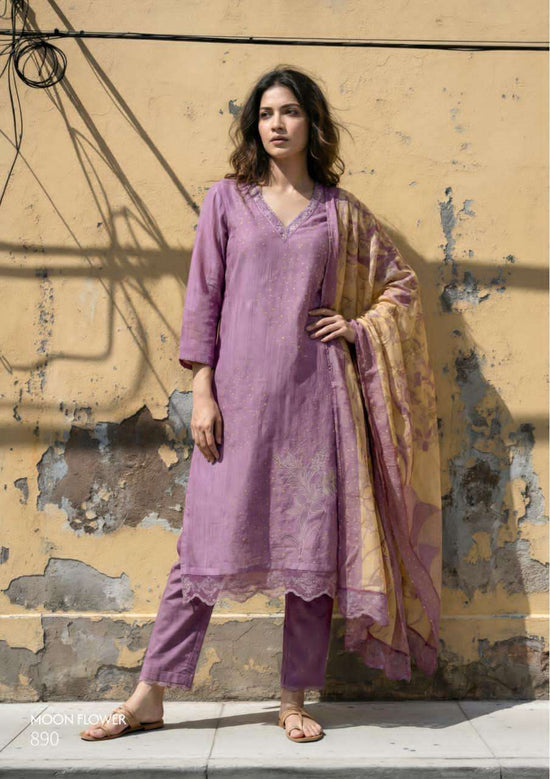 Sahiba Moon Flower