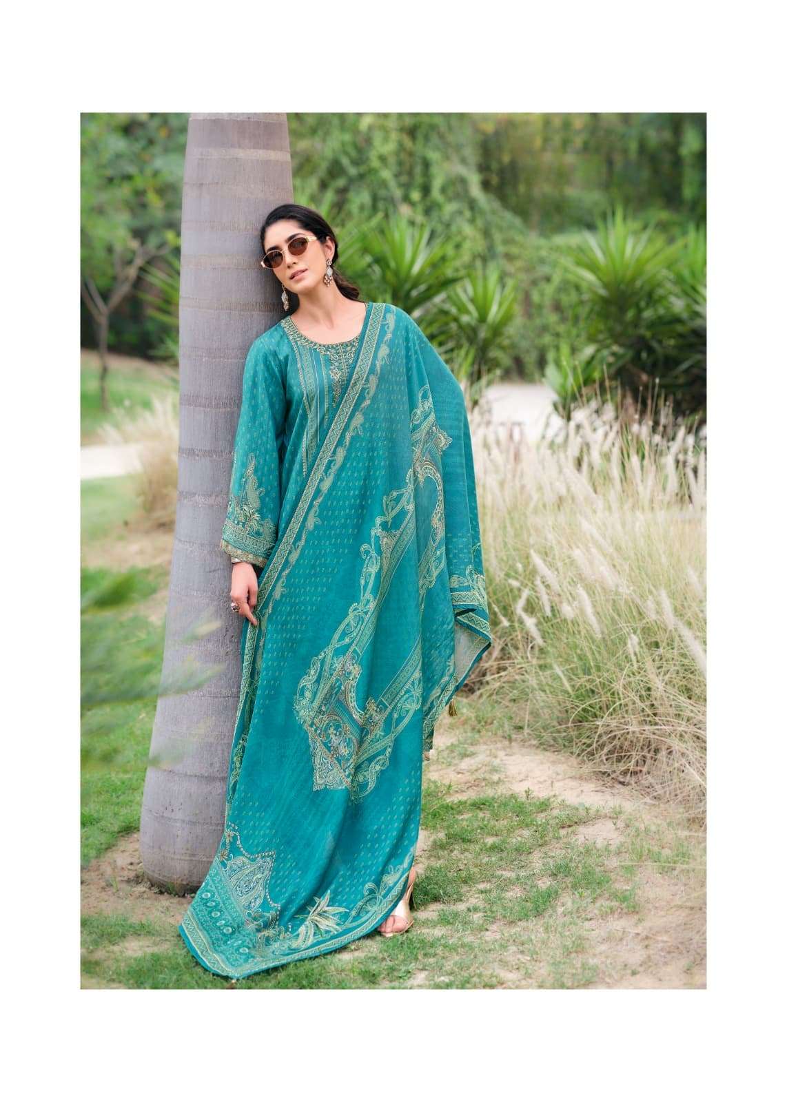 Sanaz Mahira Viscose Muslin Embroidered Dress Material