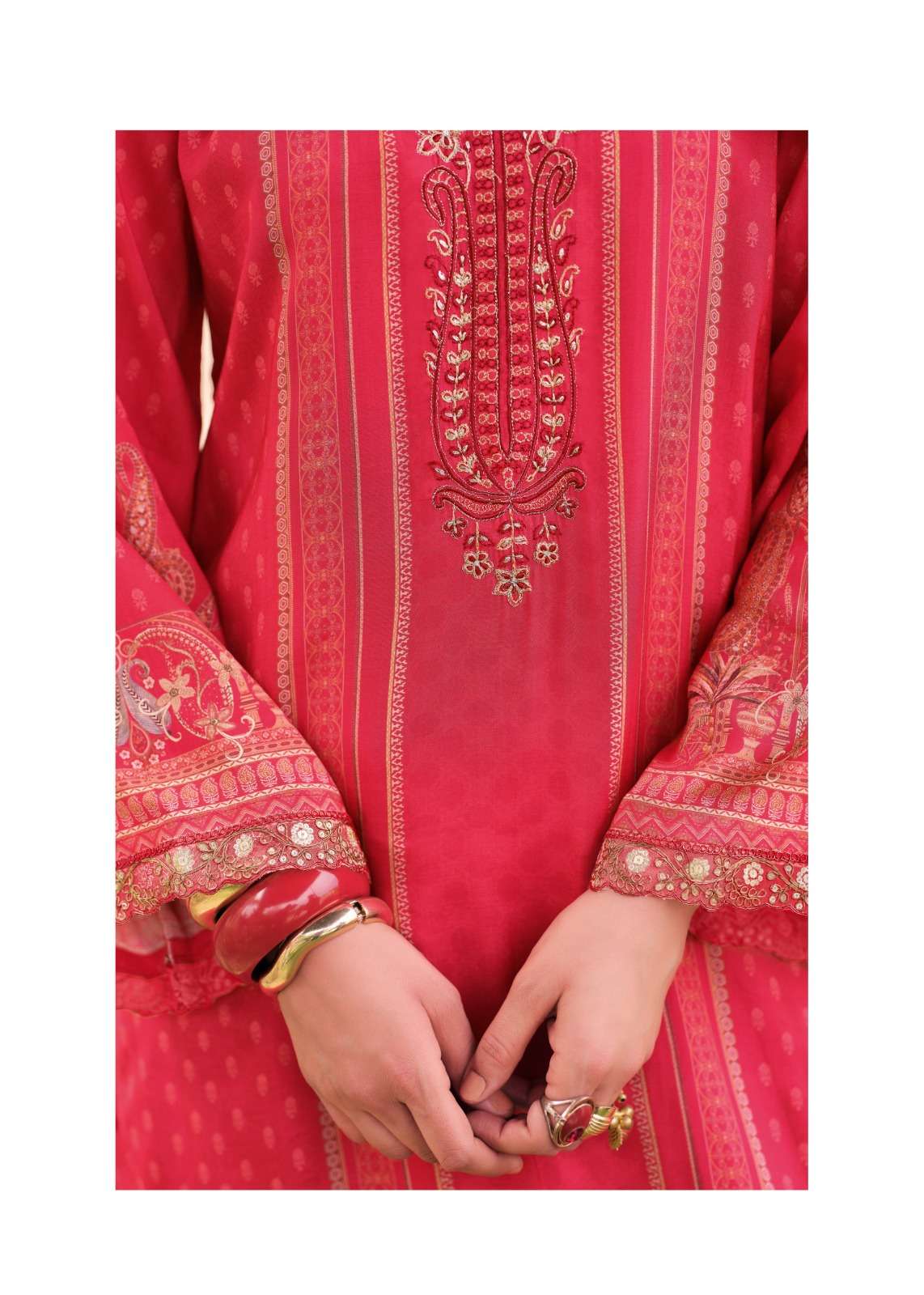 Sanaz Mahira Viscose Muslin Embroidered Dress Material