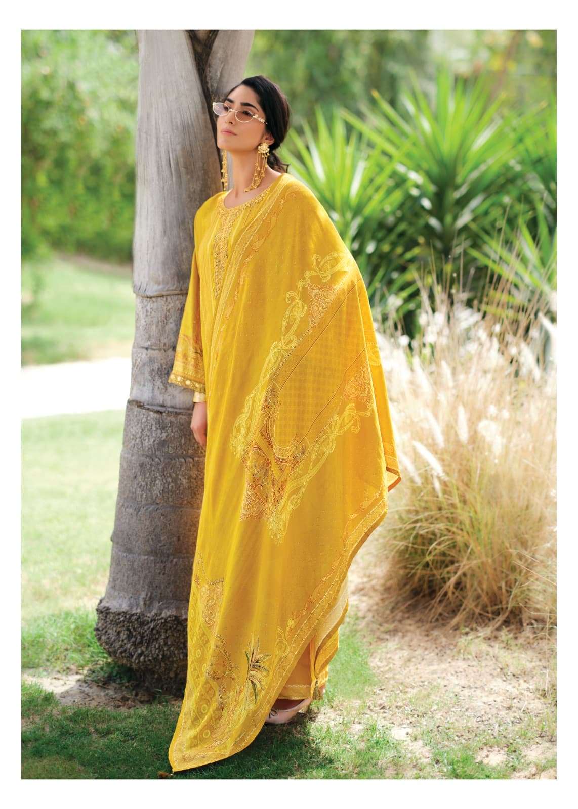 Sanaz Mahira Viscose Muslin Embroidered Dress Material