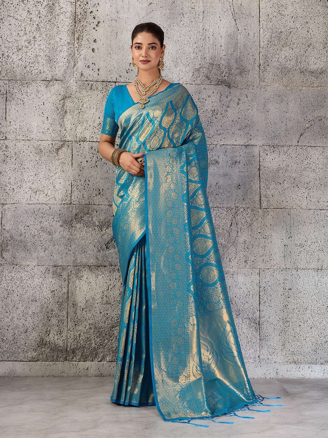 Sangam Saree Prisha Silk Kanjivaram Silk Blend Saree - Amrah Wholesale