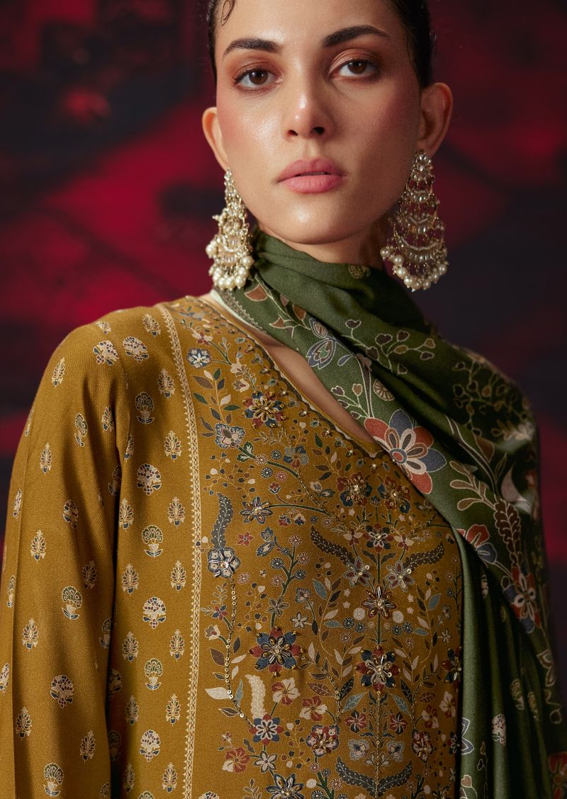 Sanna Khwaab Viscose Pashmina Digital Print Khatli Work Suit