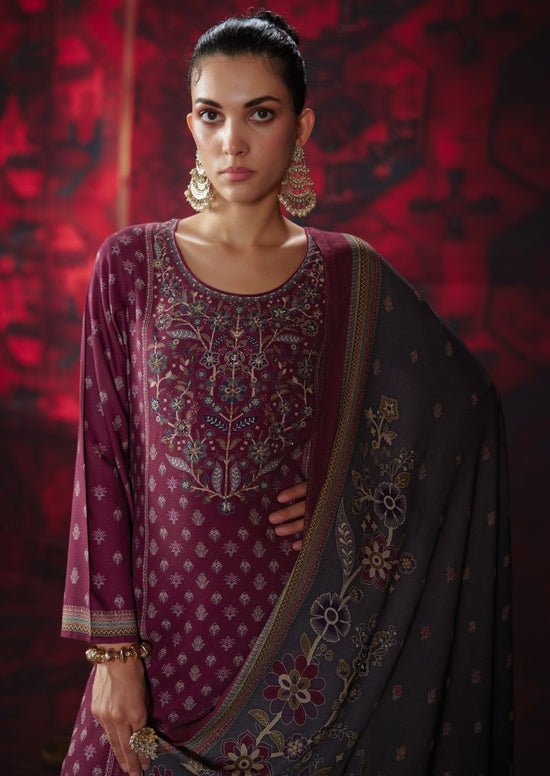 Sanna Khwaab Viscose Pashmina Digital Print Khatli Work Suit