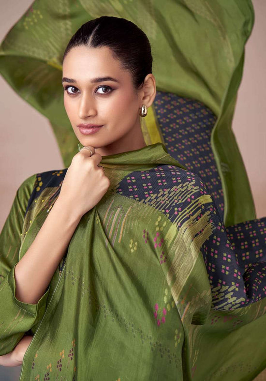 T And M Designer Liyana