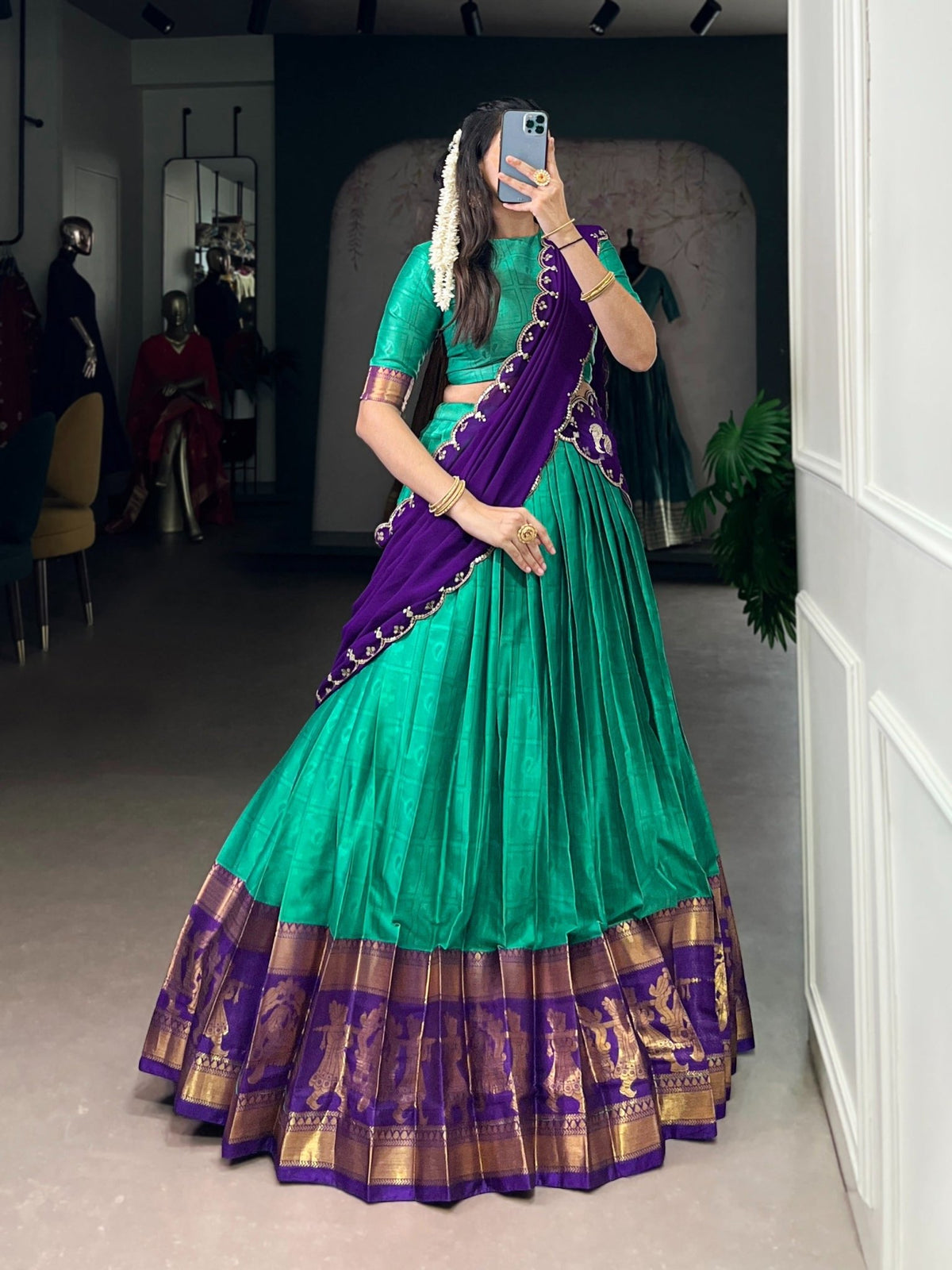 Taraa L 2028 Lehenga Wholesale Catalogue - Amrah Wholesale