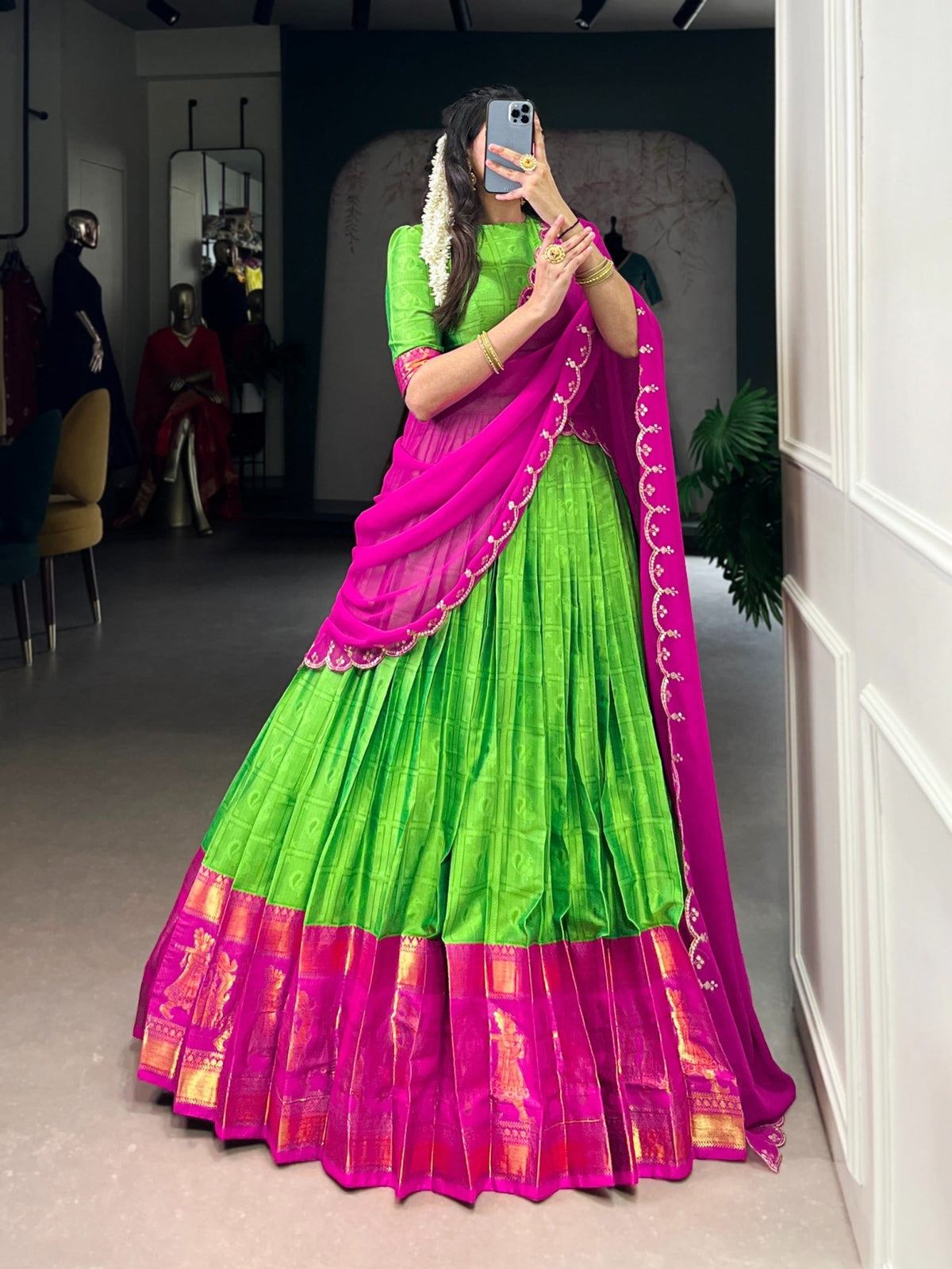 Taraa L 2028 Lehenga Wholesale Catalogue - Amrah Wholesale
