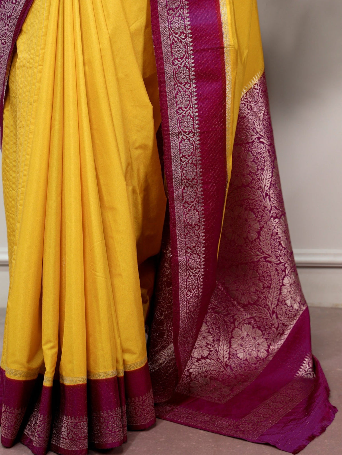 Taraa L 7900 Mysore Crepe Zari Weaving Saree - Amrah Wholesale