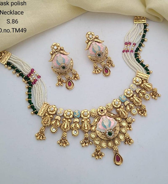 Task Polish Necklace 1