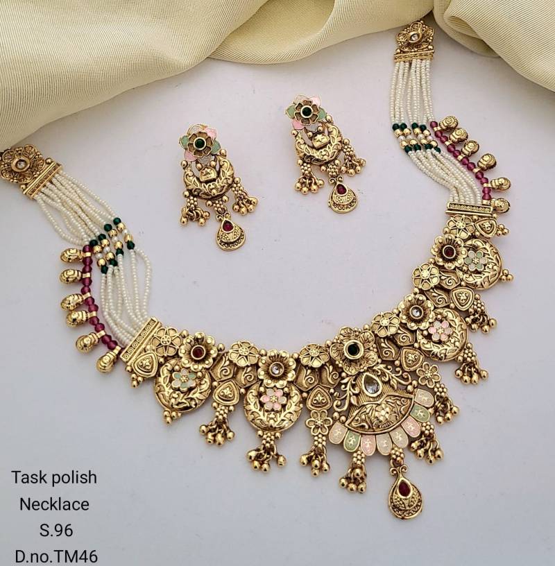 Task Polish Necklace 3