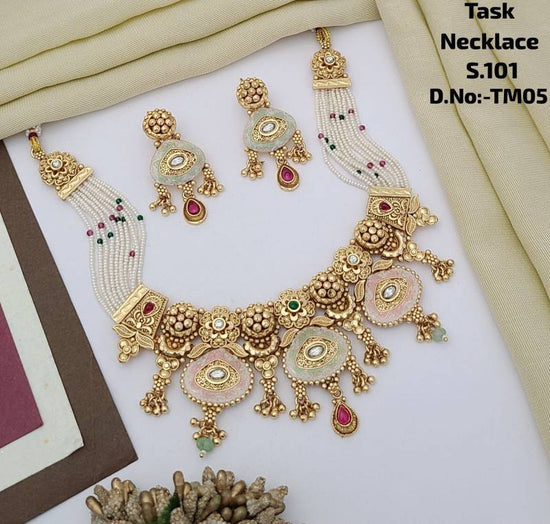 Task Polish Necklace 4