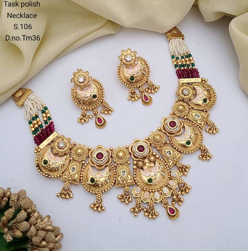 Task Polish Necklace 4