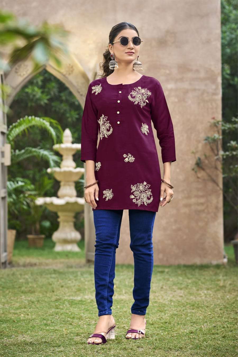 Tips And Tops Rose - Amrah Wholesale