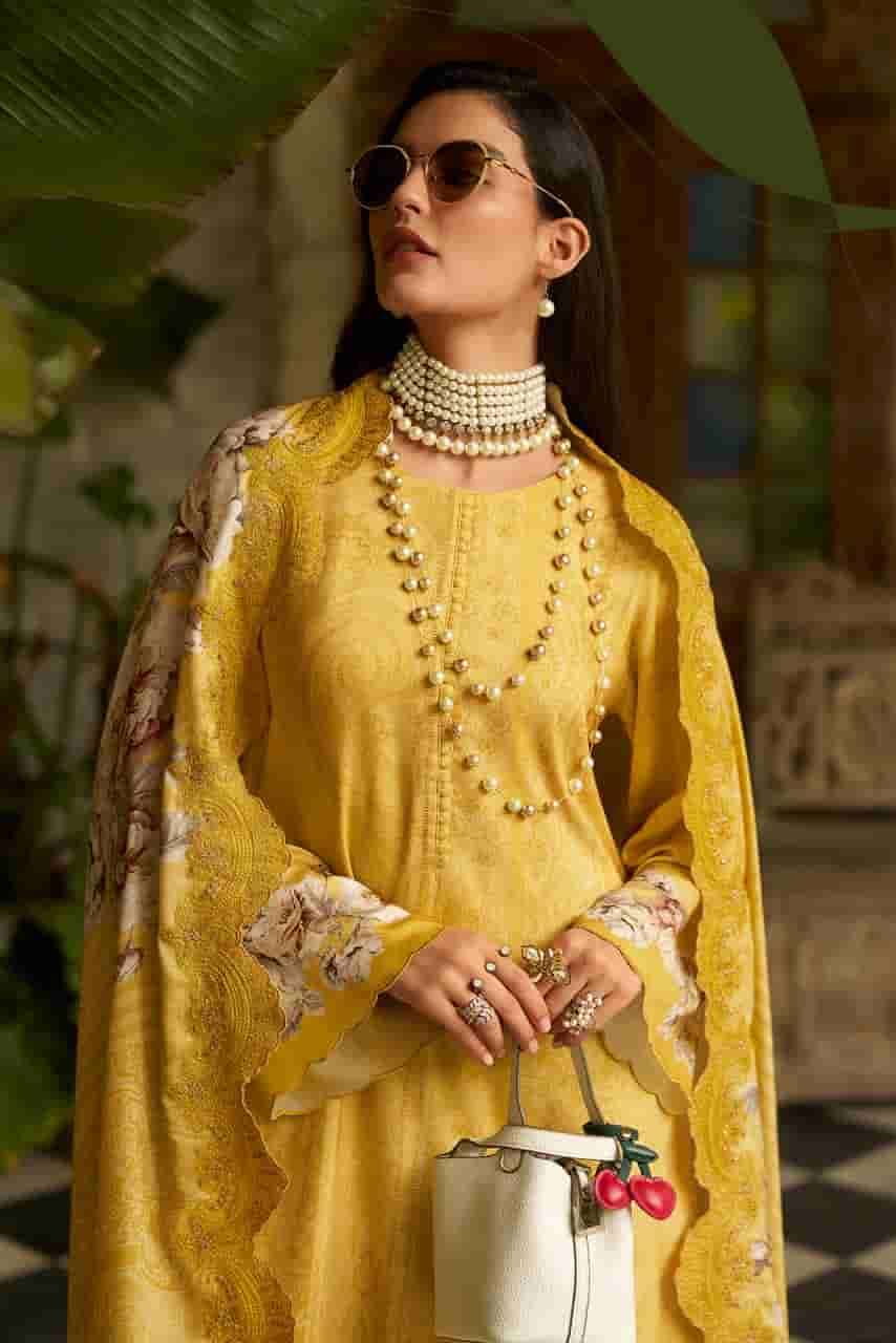 Varsha Siyah Gulzar