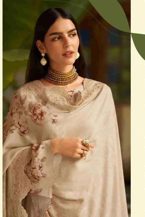 Varsha Siyah Gulzar