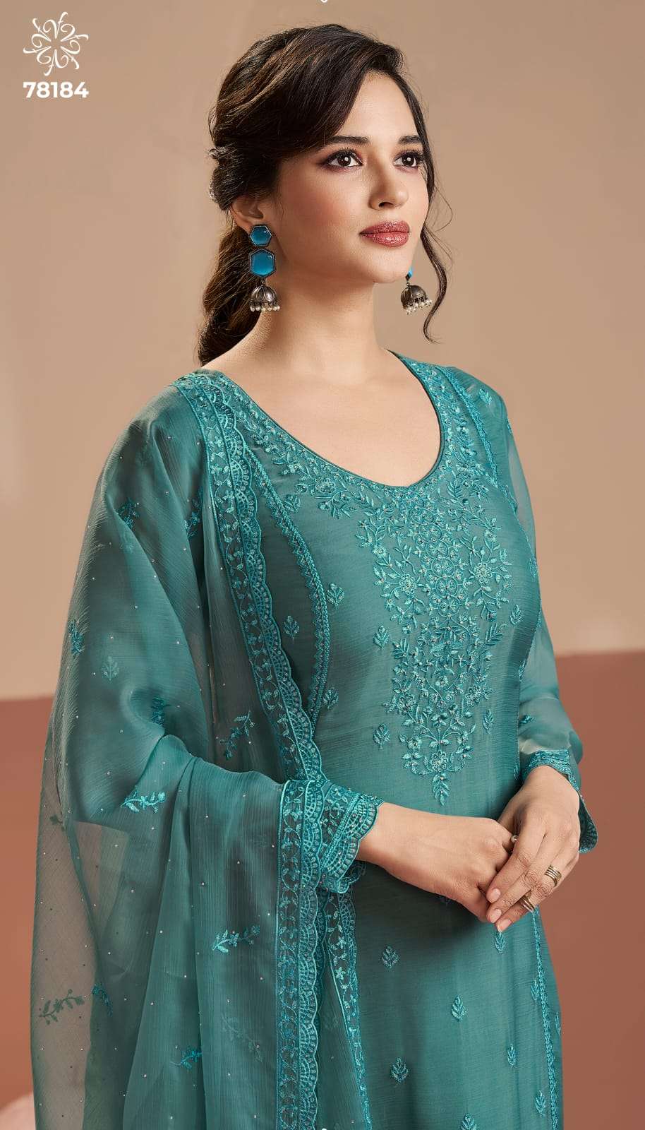 Vinay Fashion Kuleesh Inayyah