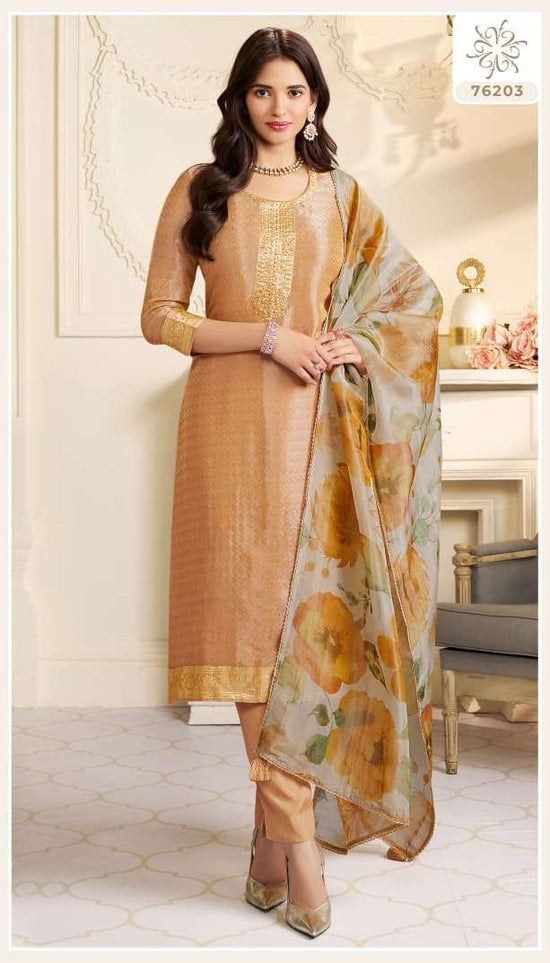 Vinay Fashion Kuleesh Kanchi