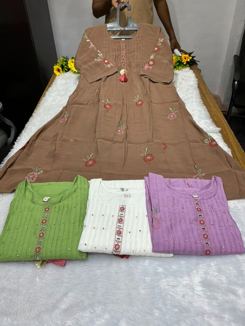 Vitara Fashion Kesari Mul Chanderi Embroidered Kurti Pant Dupatta Set