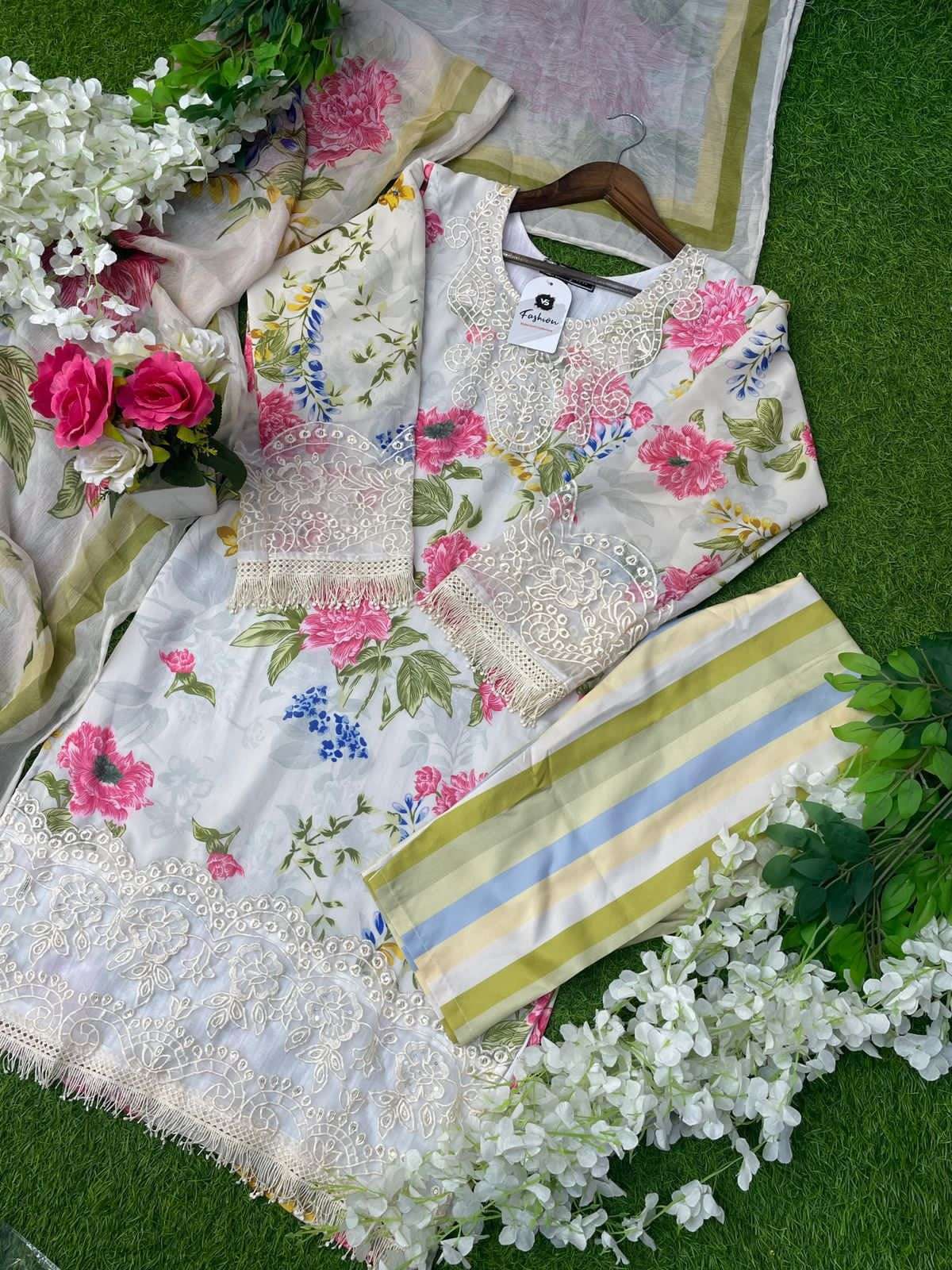 VS.Fashion 12076 Faux Georgette Printed Pakistani Suit Set